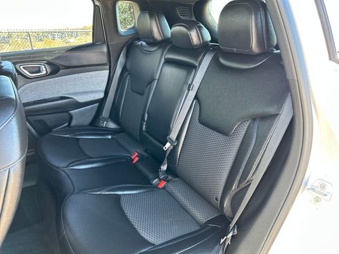 Used 2024 Jeep Compass Latitude image 18