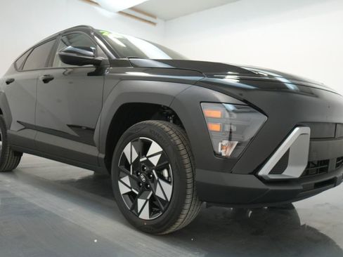 New 2025 Hyundai Kona SEL image 2