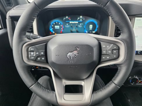 New 2025 Ford Bronco Outer Banks w/ Sasquatch Package image 15