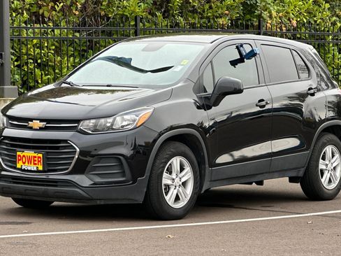 Used 2020 Chevrolet Trax LS w/ Tint and Cruise Package image 8