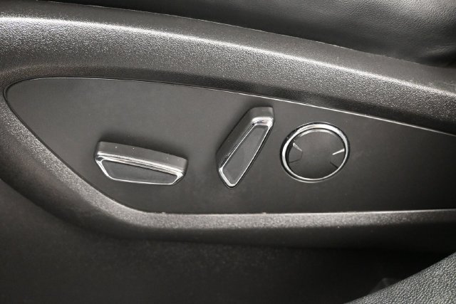 Used 2023 Lincoln Nautilus Reserve FWD image 17
