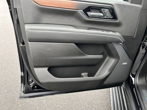 New 2026 GMC Yukon XL Denali w/ Sun & Power Step Package image 11