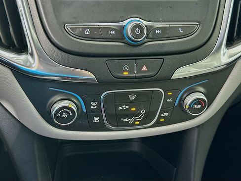Used 2022 Chevrolet Equinox LT FWD image 15