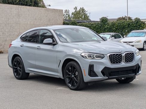 Used 2024 BMW X4 xDrive30i w/ M Sport Package AWD/4WD image 3