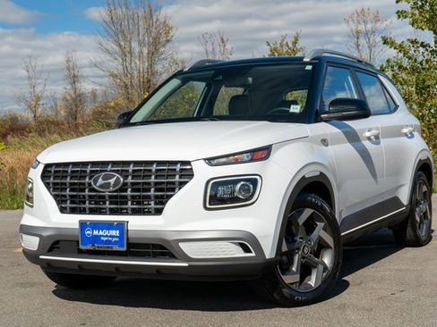 Used 2022 Hyundai Venue Limited image 1