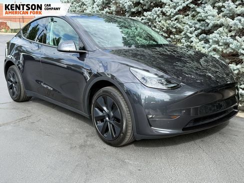 Used 2024 Tesla Model Y Long Range AWD/4WD image 12
