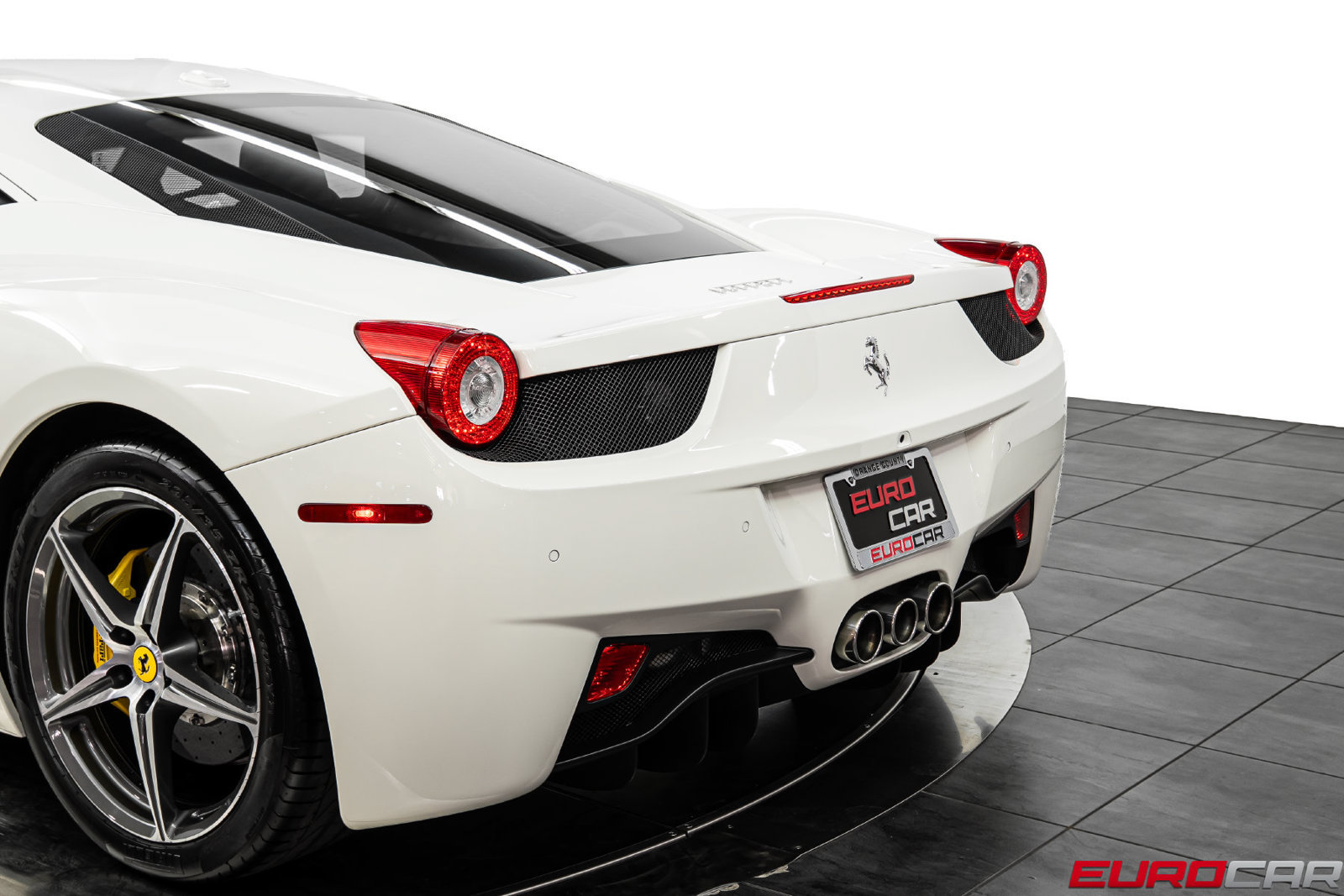 Used 2015 Ferrari 458 Italia Coupe RWD image 17
