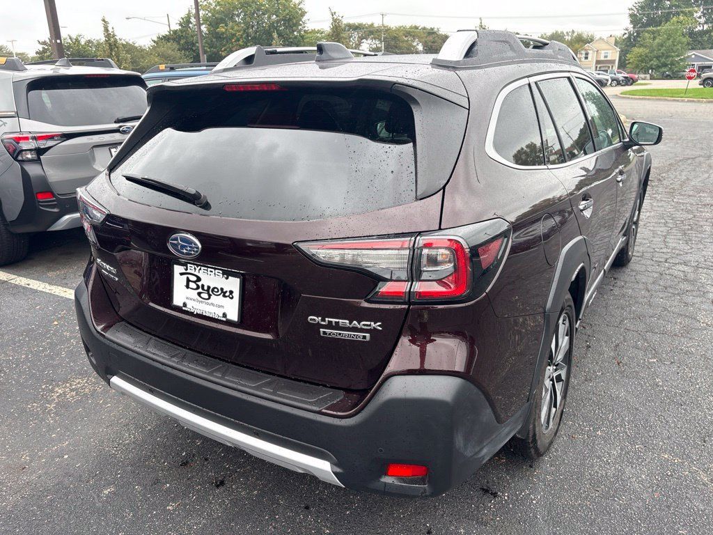 Certified 2023 Subaru Outback Touring AWD/4WD image 3