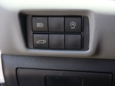 Used 2023 Toyota Highlander XLE FWD image 33