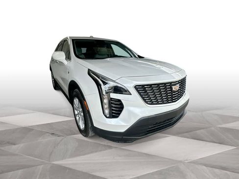 Used 2023 Cadillac XT4 Luxury FWD image 2