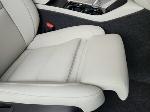 Certified 2026 Volvo XC40 B5 Plus w/ Protection Package Premier AWD/4WD image 70