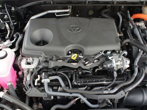 Used 2023 Toyota Crown Limited w/ Advanced Technology Package image 28