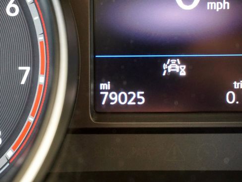 Used 2021 Volkswagen Atlas SE FWD image 17