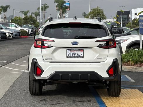 Certified 2025 Subaru Crosstrek 2.5i Limited w/ Crosstrek Mirror Package image 5