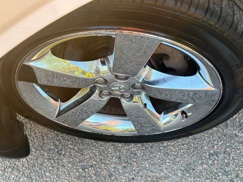 Used 2010 Dodge Challenger R/T image 41