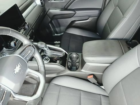 Used 2024 Chevrolet Colorado LT w/ LT Convenience Package III AWD/4WD image 17