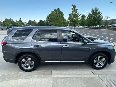 Used 2025 Honda Pilot EX-L image 6