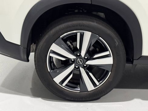 Used 2023 Nissan Rogue SL image 41