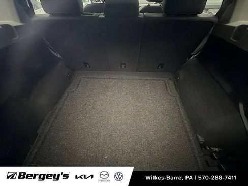 Used 2019 Volkswagen Tiguan SE w/ Panoramic Sunroof Package AWD/4WD image 11