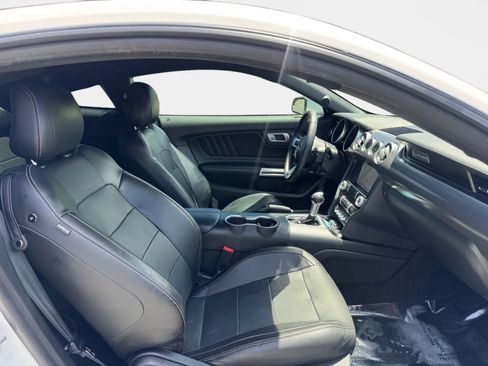 Used 2018 Ford Mustang GT Premium w/ GT Performance Package RWD image 10