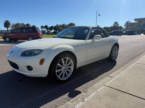 Used 2008 MAZDA MX-5 Miata Grand Touring w/ Premium Pkg image 5