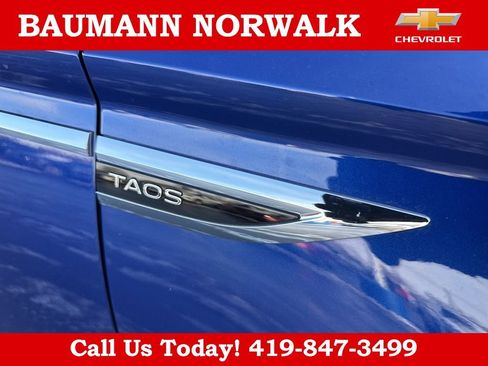 Used 2024 Volkswagen Taos SE w/ Panoramic Sunroof Package AWD/4WD image 18