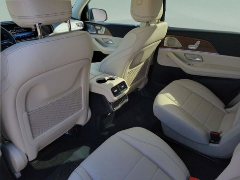 Certified 2025 Mercedes-Benz GLS 450 4MATIC image 7