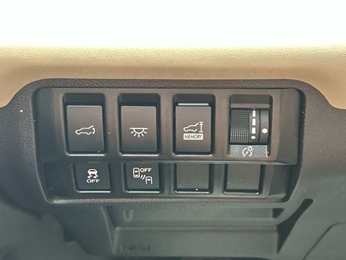 Used 2022 Subaru Ascent Limited w/ Technology Package AWD/4WD image 39