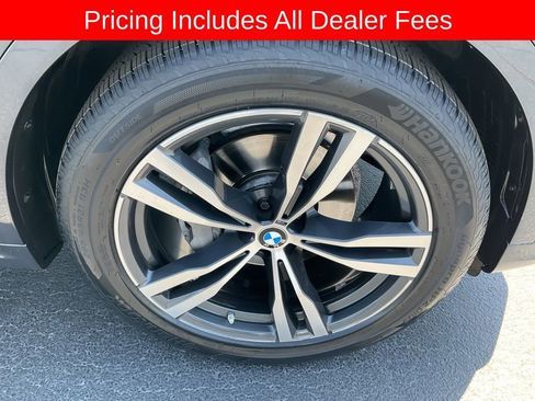 Used 2021 BMW X7 xDrive40i w/ M Sport Package AWD/4WD image 27
