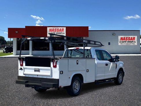 Used 2018 Ford F250 XL w/ Power Equipment Group RWD image 4
