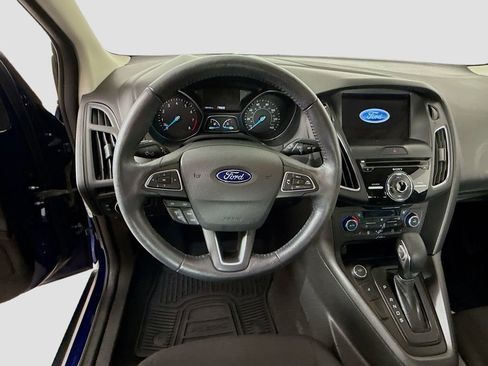 Used 2017 Ford Focus SEL w/ Cold Weather Package FWD image 11