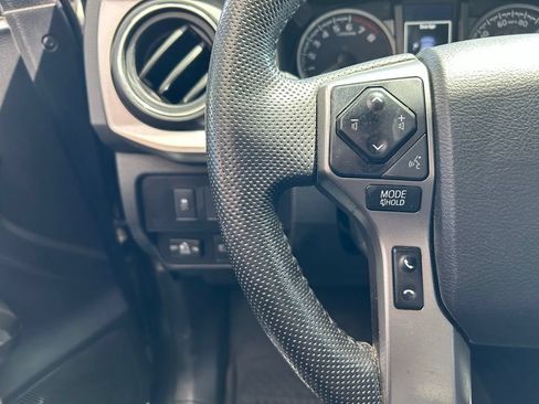 Used 2022 Toyota Tacoma SR5 AWD/4WD image 20