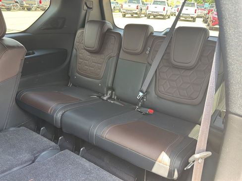 Used 2025 Nissan Armada Platinum Reserve AWD/4WD image 13