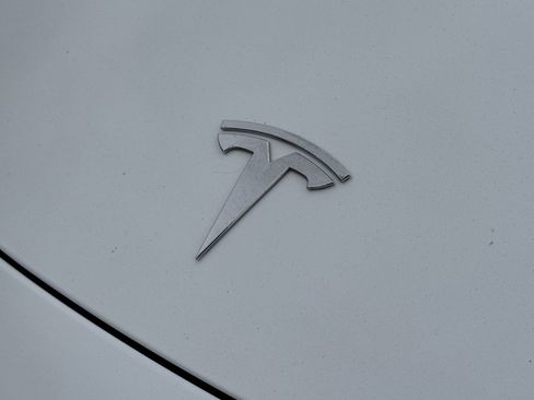 Used 2022 Tesla Model 3 Long Range AWD/4WD image 4