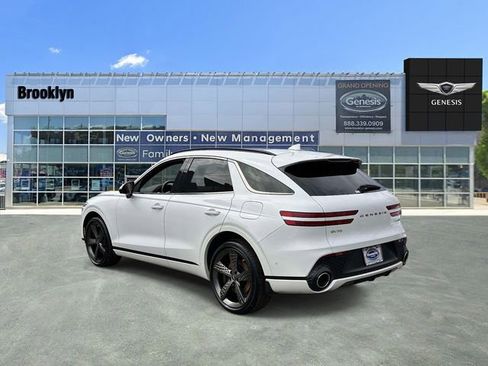 Used 2025 Genesis GV70 3.5T Sport w/ Sport Advanced Package AWD/4WD image 7