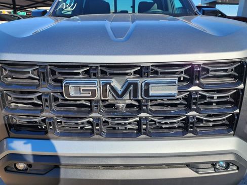 New 2026 GMC Canyon Elevation w/ Convenience Package image 10