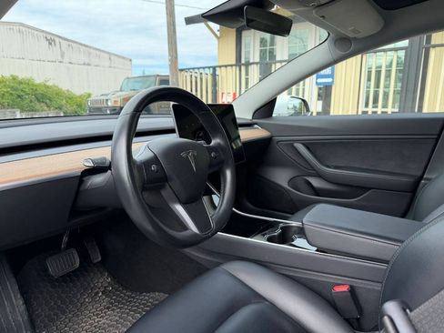 Used 2018 Tesla Model 3 Mid Range RWD image 11