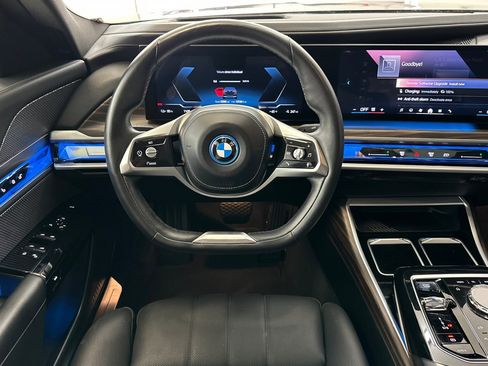 Used 2024 BMW i7 xDrive60 AWD/4WD image 4