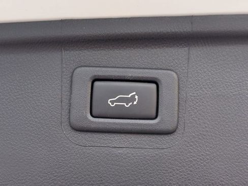 Used 2018 Subaru Outback 2.5i Limited image 32