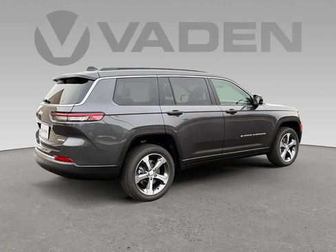 New 2026 Jeep Grand Cherokee L Limited w/ Luxury Tech Group II RWD image 19