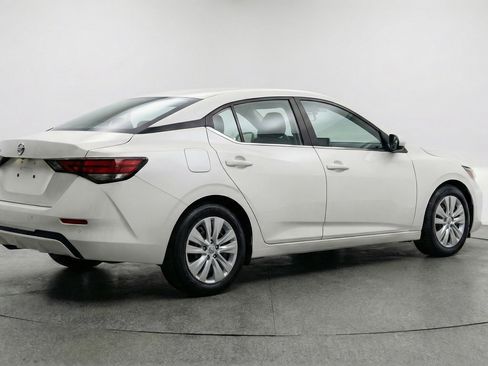 Used 2025 Nissan Sentra S FWD image 9