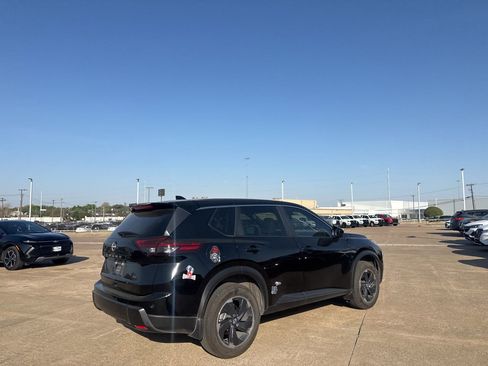 Used 2024 Nissan Rogue SV image 20