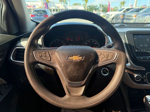 Used 2019 Chevrolet Equinox LS FWD image 9