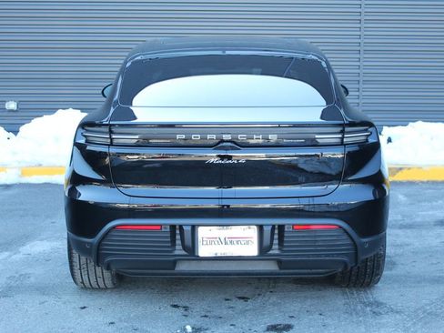 New 2026 Porsche Macan 4 Electric image 7