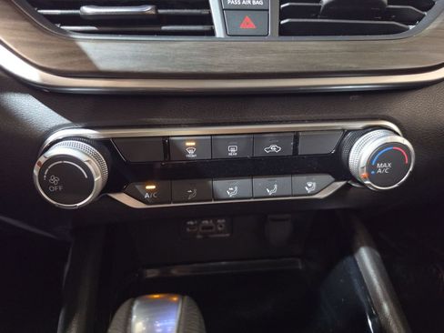 Used 2024 Nissan Altima 2.5 SV FWD image 16