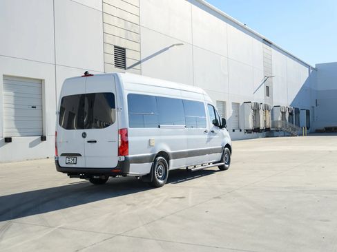 Used 2019 Mercedes-Benz Sprinter 170 image 95