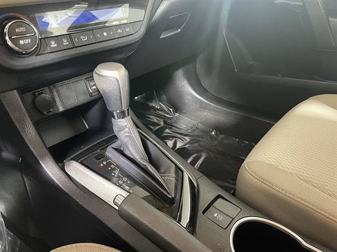 Used 2016 Toyota Corolla LE FWD image 19