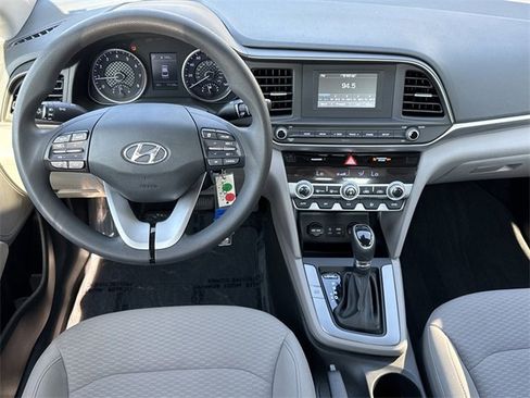 Used 2020 Hyundai Elantra SE w/ Cargo Package (C1) image 22