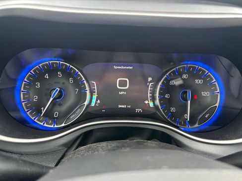 Used 2023 Chrysler Pacifica Touring-L w/ S Appearance Package FWD image 20