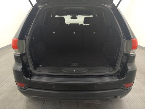 Used 2017 Jeep Grand Cherokee Laredo RWD image 29